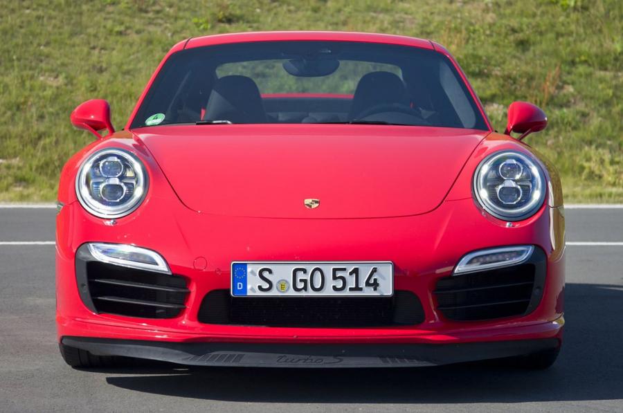  Porsche 911 Turbo S 2014 года  (фото 30 из 33)